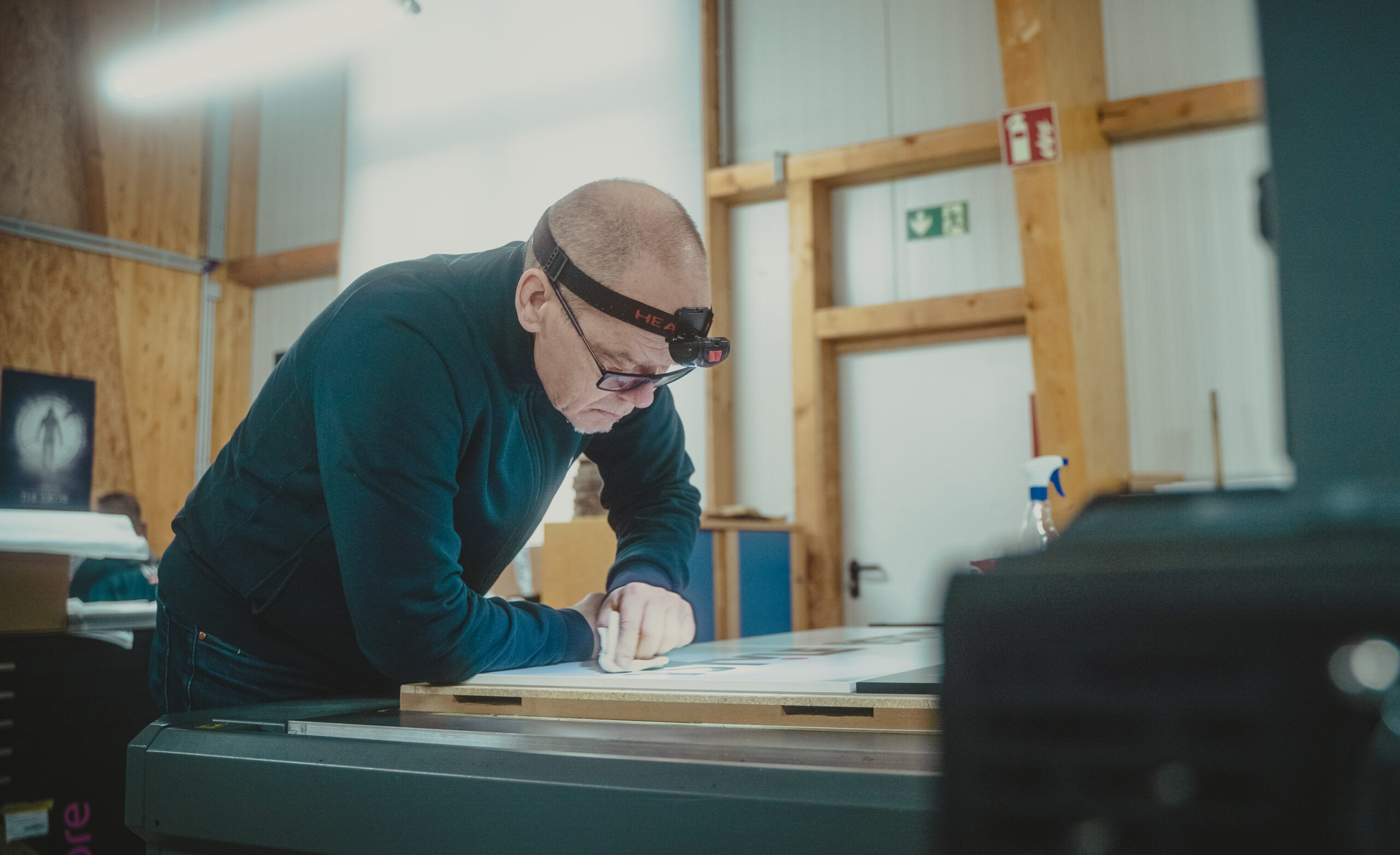 Nennen Sie uns Ihre Anforderungen und wir gestalten mit unseren Möglichkeiten Ihre Tiefdruck- oder Lasergravuren und Digitaldrucke jeder Art.